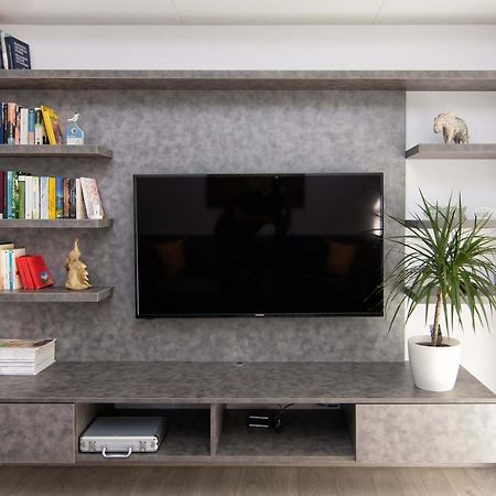 Luxury City Center Two Bedroom Apartment Close To Beach 바르나 외부 사진