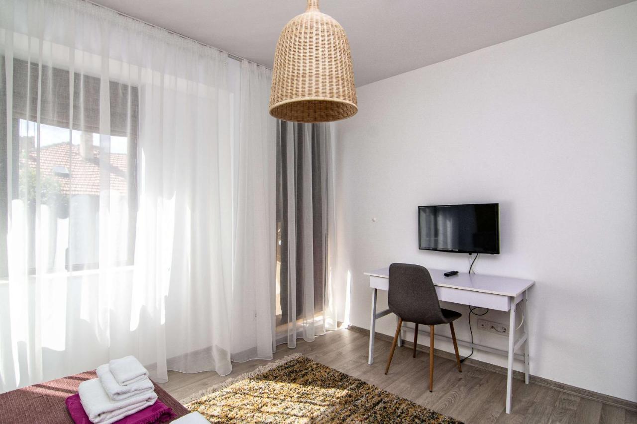 Luxury City Center Two Bedroom Apartment Close To Beach 바르나 외부 사진