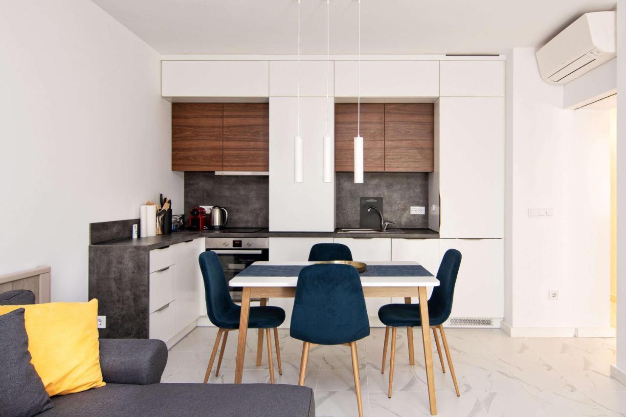 Luxury City Center Two Bedroom Apartment Close To Beach 바르나 외부 사진