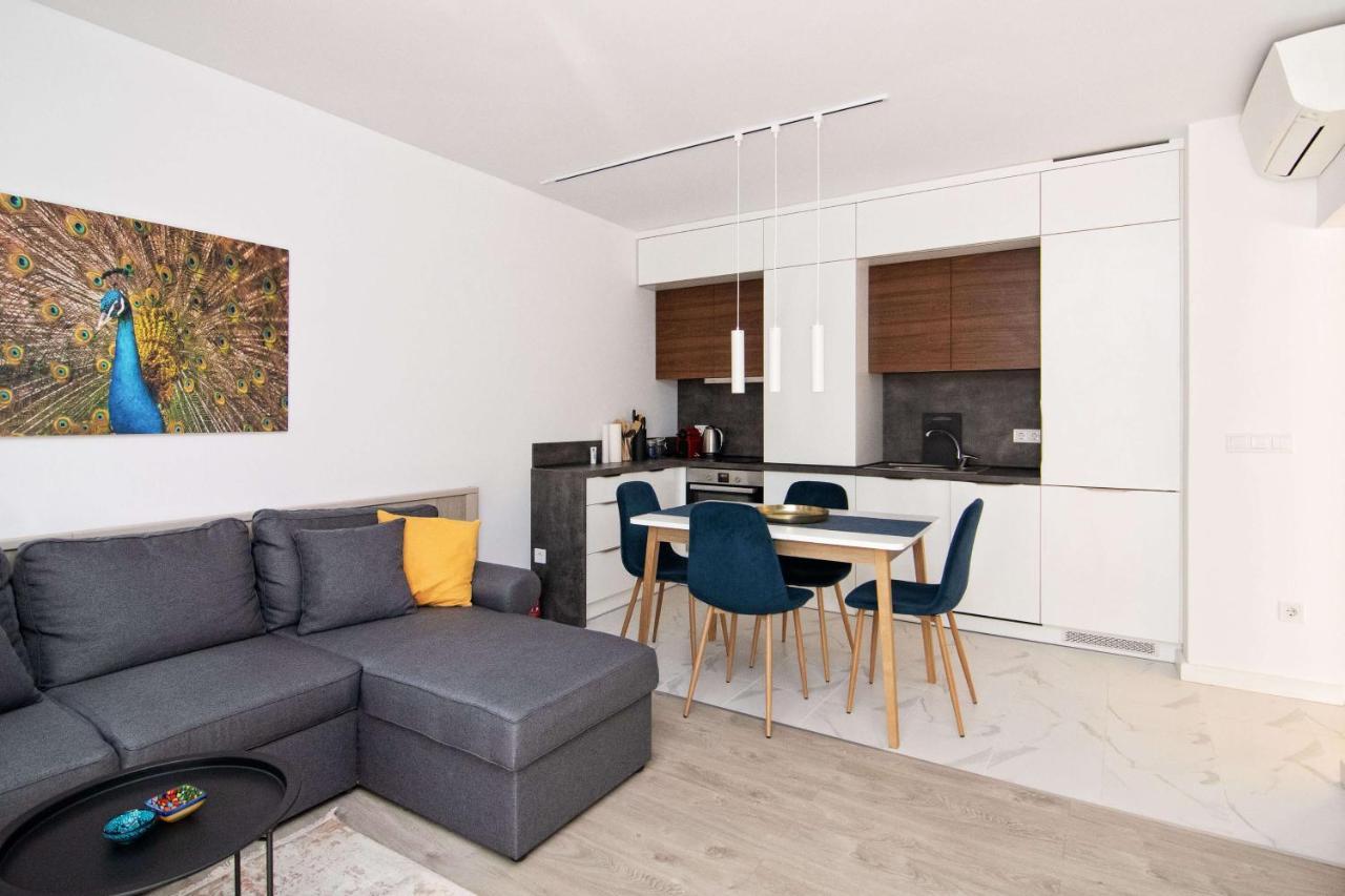 Luxury City Center Two Bedroom Apartment Close To Beach 바르나 외부 사진