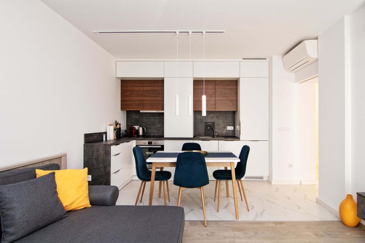 Luxury City Center Two Bedroom Apartment Close To Beach 바르나 외부 사진